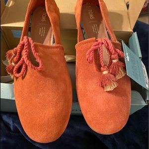 Burnt orange NWT Toms